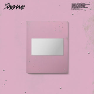 the album cover for ITZY - Motto [Photobook A ver.]