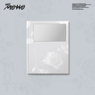 the album cover for ITZY - Motto [Photobook B ver.]