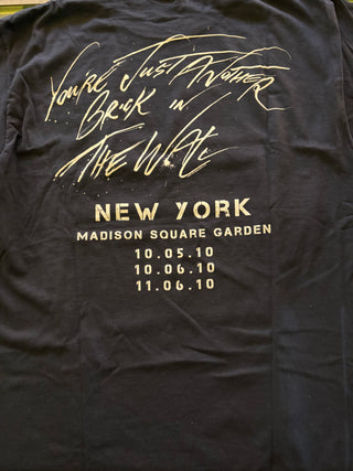 Roger Waters The Wall Live Madison Square Garden 2010 T-Shirt, Black, L