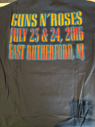 Guns N Roses Glowing Emblem East Rutherford 2016 T-Shirt, Black, L
