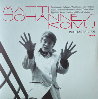 Matti Johannes Koivu- Puuhastellen