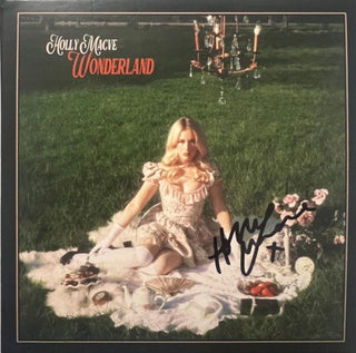 Holly Macve- Wonderland